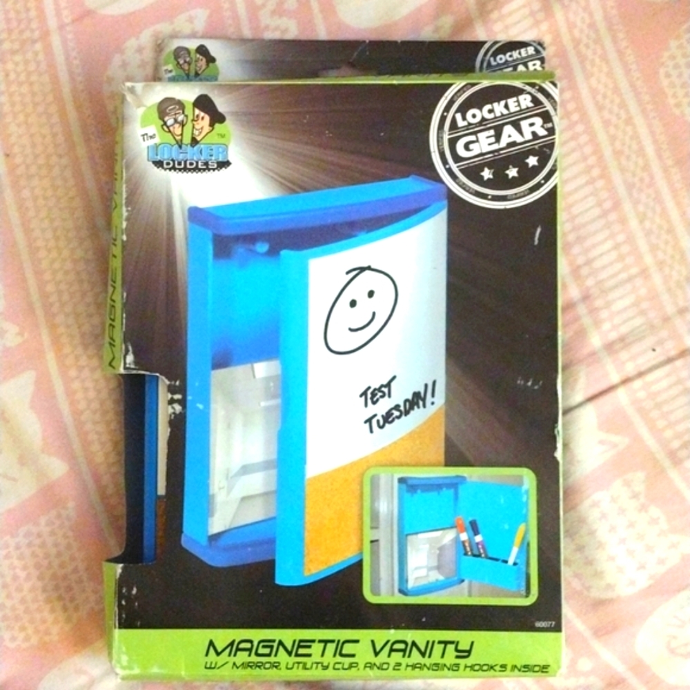 NIB The Locker Dudes Magnetic Vanity - Blue